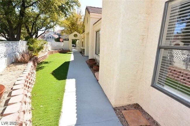 Building Photo - 5257 Crooked Valley Dr