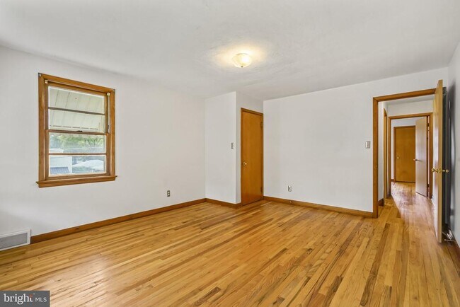 Building Photo - 1125 Parkway Ave