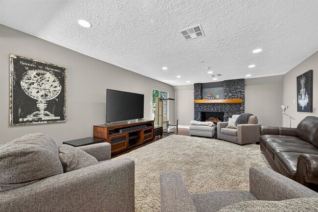 Building Photo - 5815 Green Terrace Ln