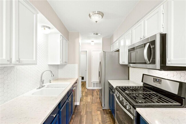 Building Photo - 9708 Moorberry St