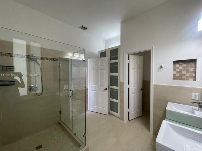 Building Photo - 1137 Croton Ct