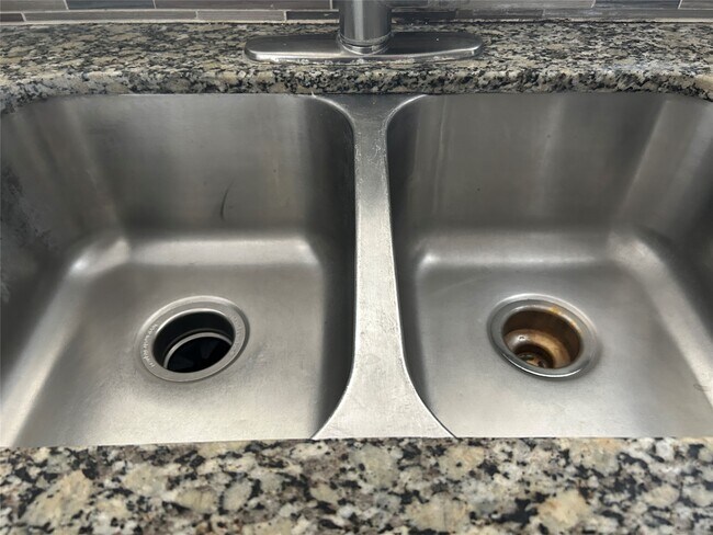 Building Photo - 7842 Winding Creek View