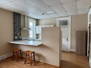 Building Photo - 103 N Water St