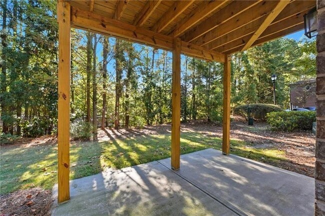 Building Photo - 3655 E Paces Walk