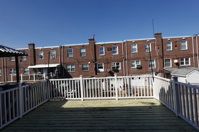 Building Photo - 7268 Leonard St
