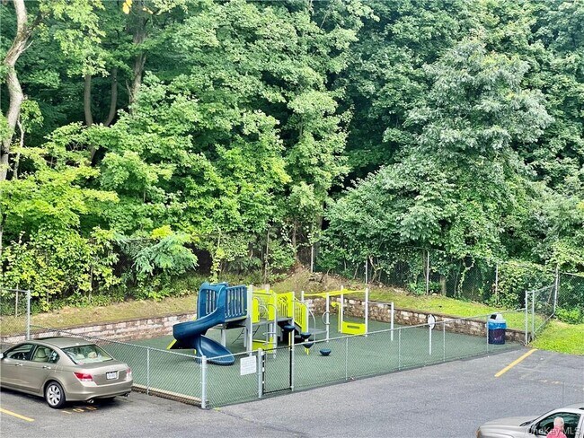 Building Photo - 372 Central Park Ave