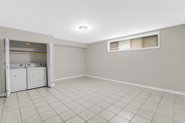 Building Photo - 4879 N Winthrop Ave
