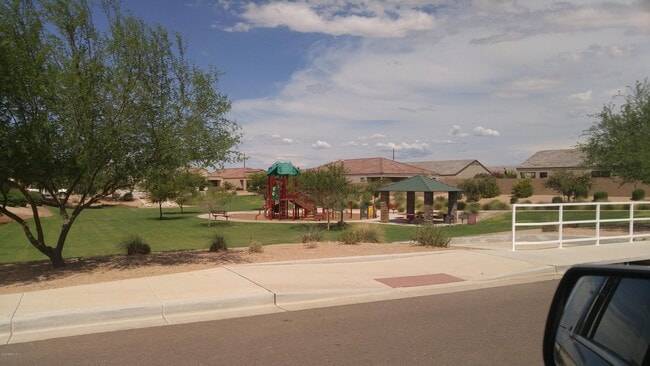 Building Photo - 5003 E Smoky Quartz Rd