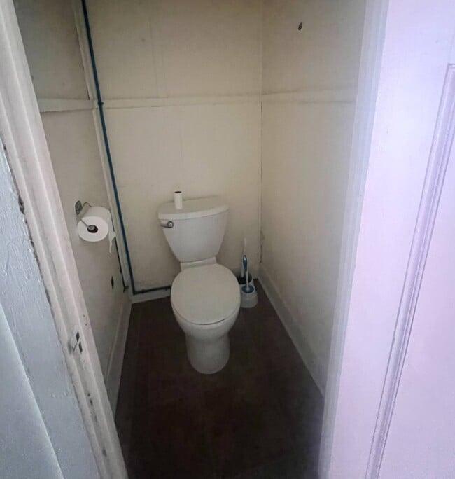 Building Photo - 47 Bridge St