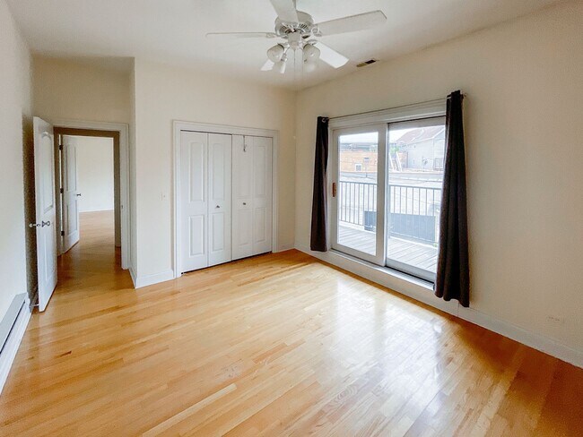 Building Photo - 2927-29 N. Southport