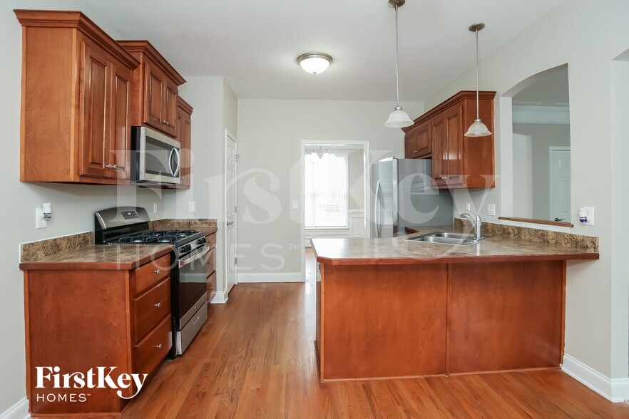 Building Photo - 522 S Fortune Way