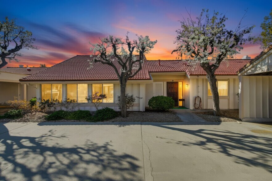 Building Photo - 17440 Plaza Cerado