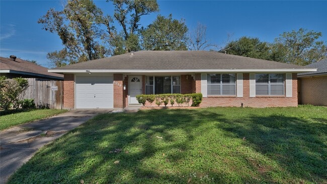 Building Photo - 5210 De Lange Ln