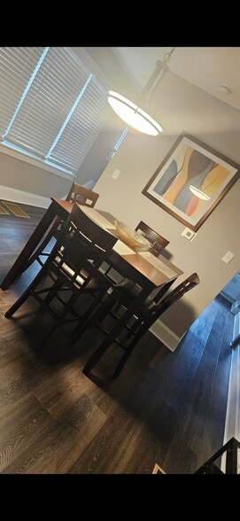 Building Photo - 960 S Ohio Ave