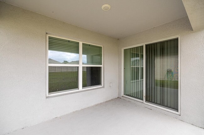 Building Photo - 8904 SW 50th Ter