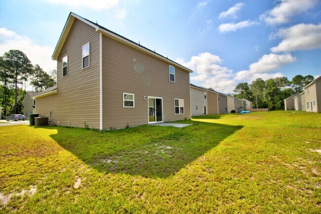 Building Photo - 711 Mill Creek Cir