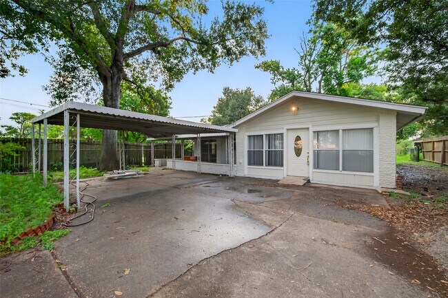 Primary Photo - 3438 5th St