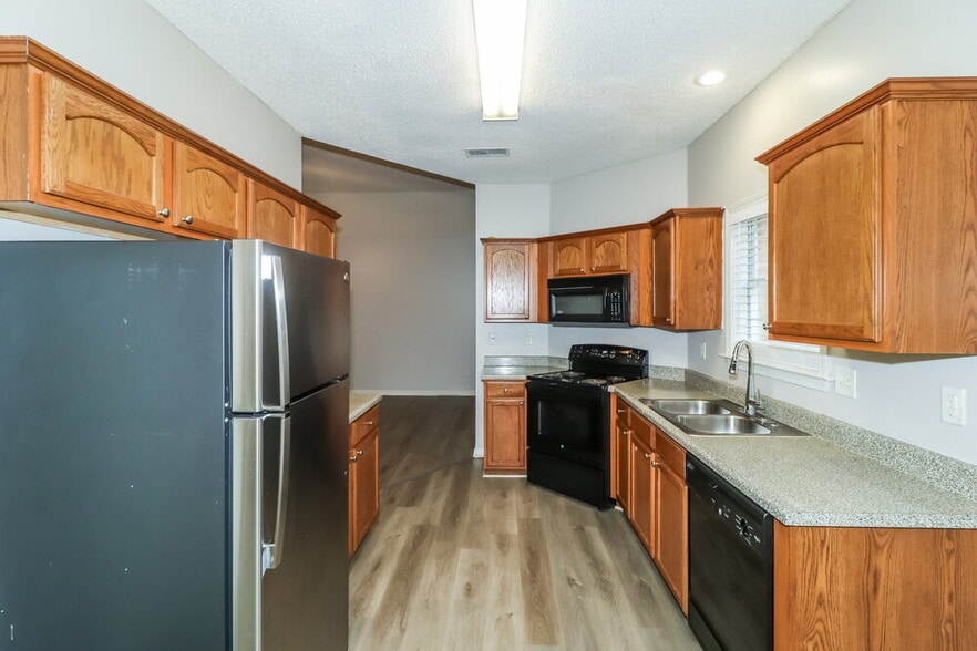 Building Photo - 9134 Cinderhill Cove E