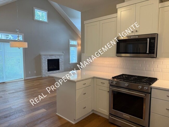Building Photo - 2439 NW Drouillard Ave