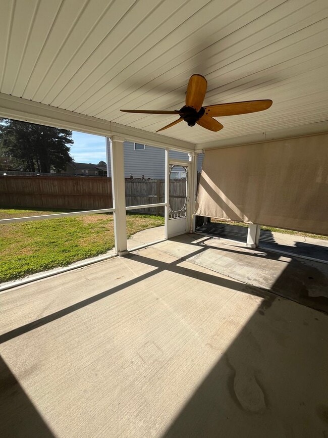 Building Photo - 4 Bedroom home in Arbor Walk