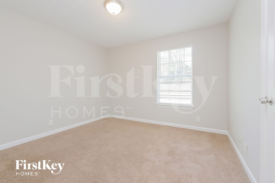 Building Photo - 671 Rocky Point Rd