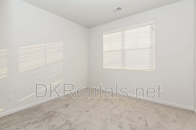 Building Photo - 265 Summerwood Ln