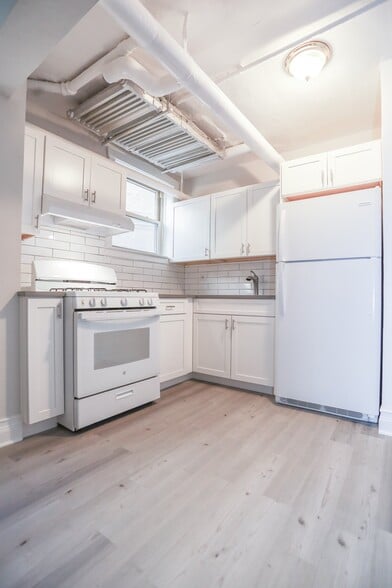 Building Photo - 4649 N Manor Ave