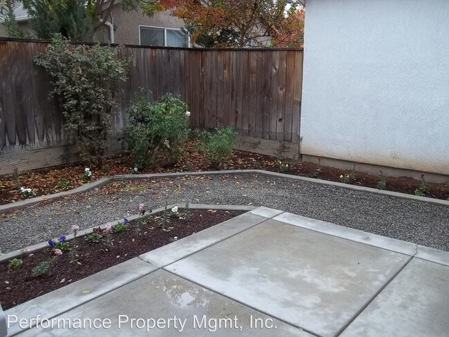 Building Photo - 711 W Barcelona Ln