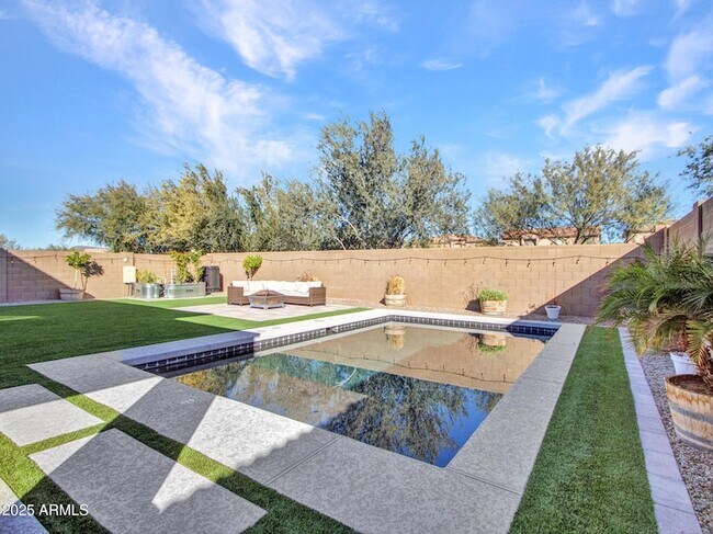 Building Photo - 4326 W Kenai Dr