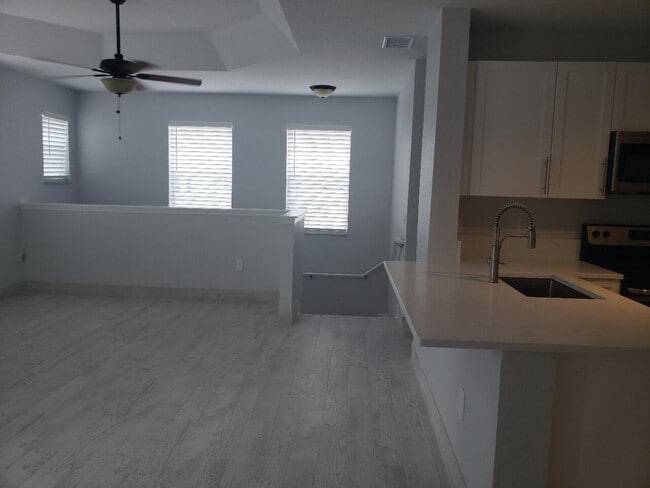 Building Photo - 1005 Belmont Pl