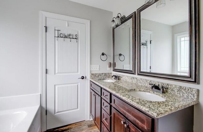 Building Photo - 232 Streams Way