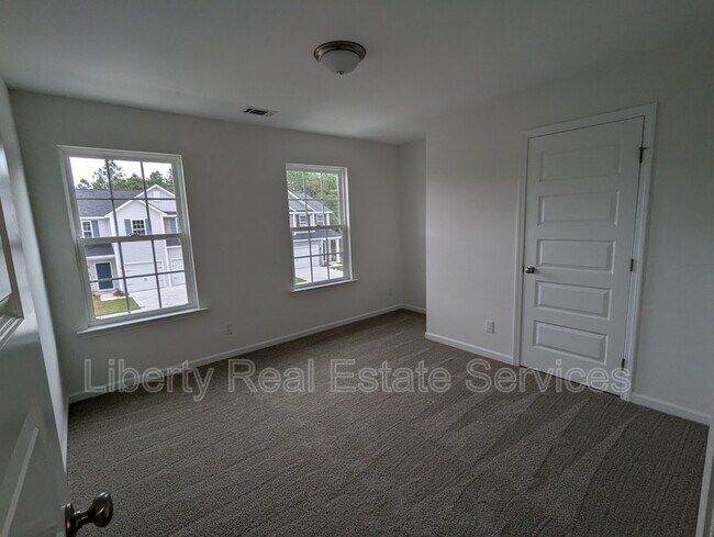 Building Photo - 114 Alcove Ct