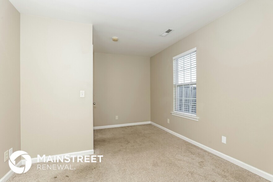 Building Photo - 1339 Lone Oak Rd