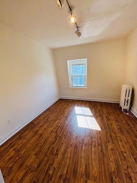 Building Photo - 145 Carpenter Ave