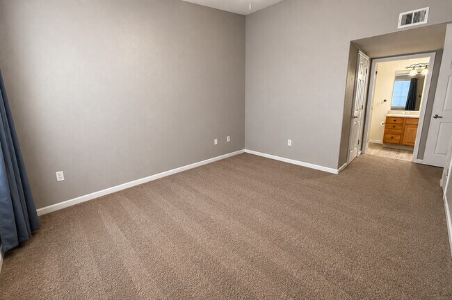 Building Photo - 10070 E Carolina Dr