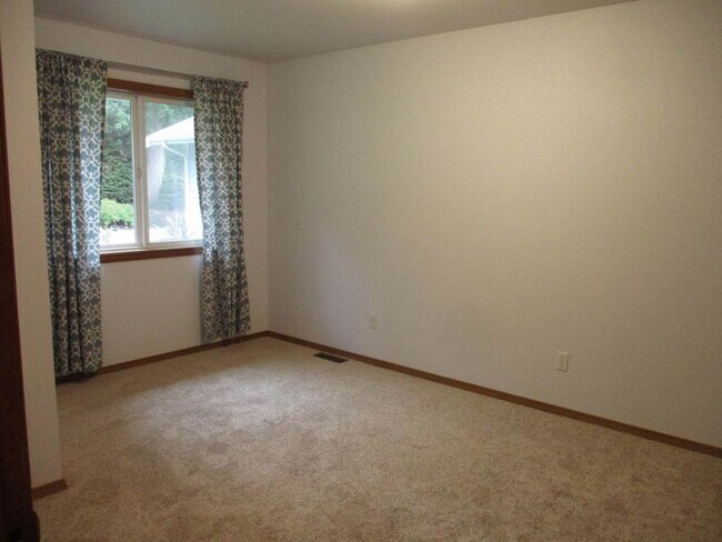 Building Photo - Beautiful 3 Bedroom 2.5 Bath Home in Gig H...