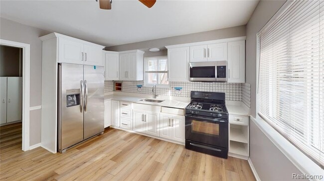 Building Photo - 1177 Connie Ave