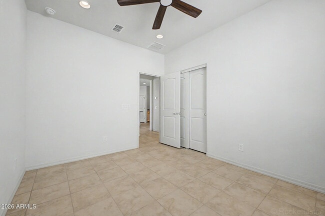 Building Photo - 8954 W San Juan Ave
