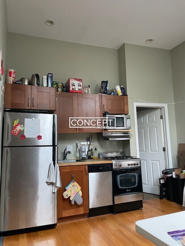 Building Photo - 12 Shepherd Ave