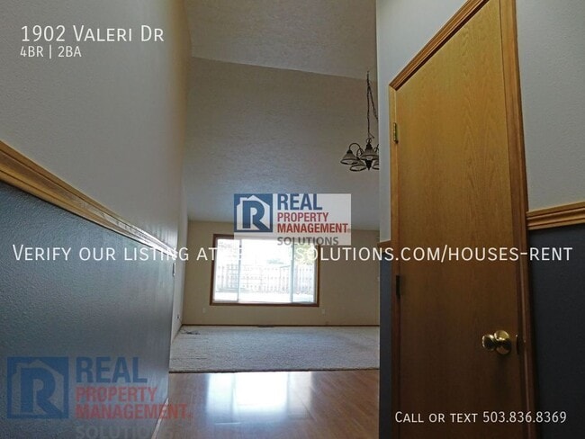 Building Photo - 1902 Valeri Dr