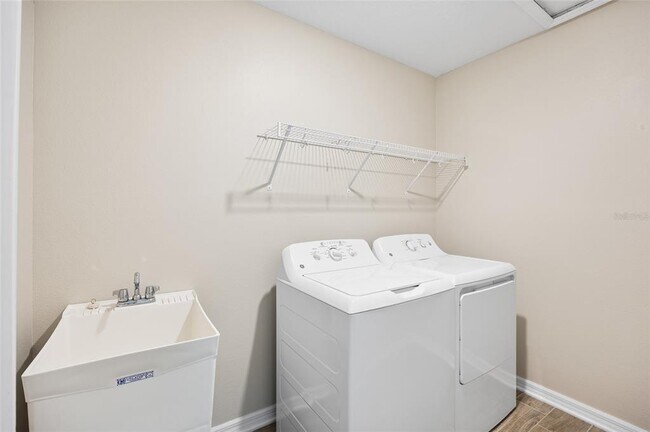 Building Photo - 5504 Tripoli Dr