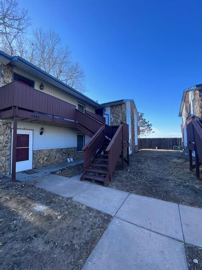 Building Photo - 1441 N. Smith Ct #4