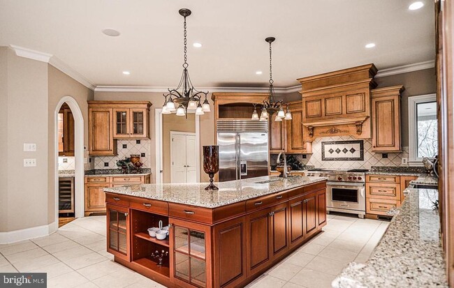Building Photo - 7841 Montvale Way