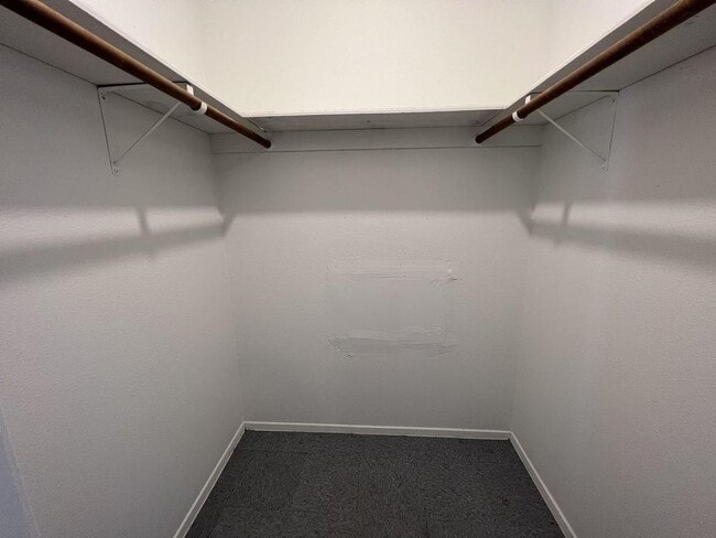 Building Photo - 507 Thelma Dr