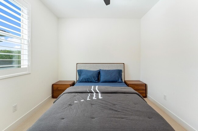 Building Photo - 35722 McCarthy St