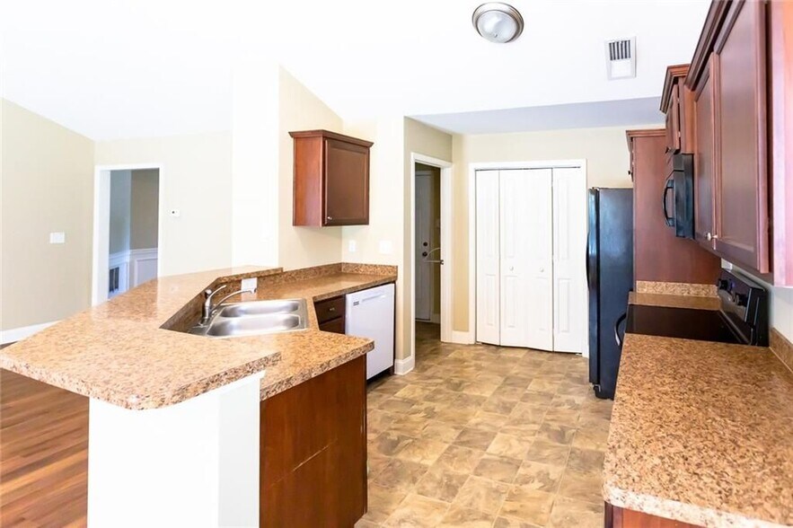 Building Photo - 4719 Sweet Water Dr