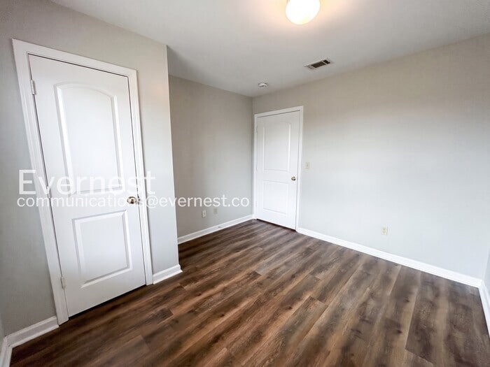 Building Photo - 3157 Lauren Evelyn Way