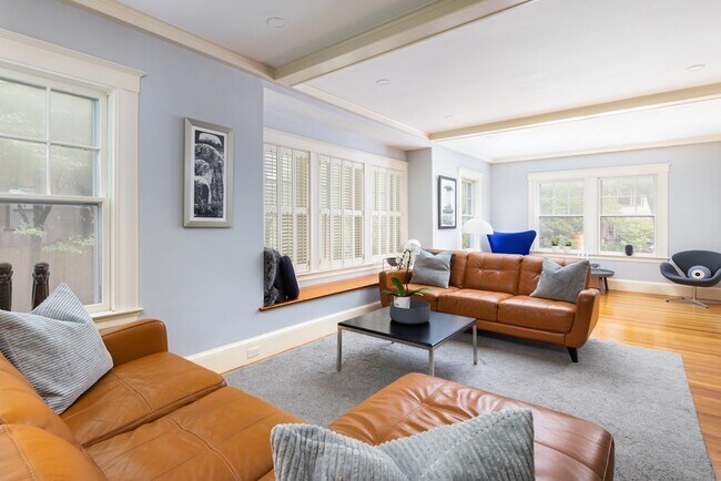 Building Photo - 17 Willow St