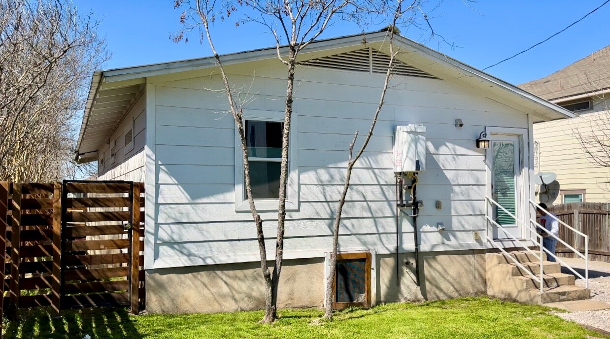 Building Photo - 7311 Bennett Ave