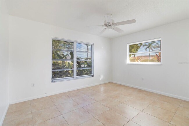 Building Photo - 1708 Claw Ct